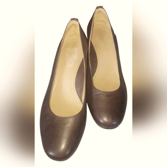 Nurture Brya Women's Classic Brown Leather Cushioned Insole Pumps Sz 8 1/2 M - Picture 3 of 9